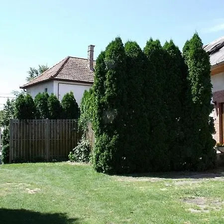 Guest house Magdi Panzio 3*