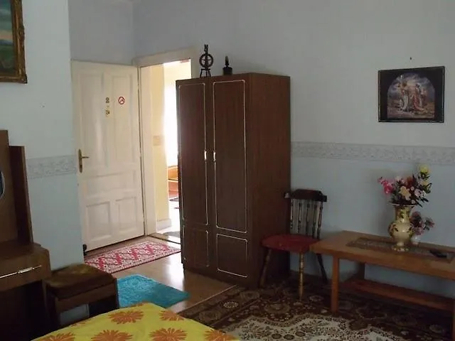 ゲストハウス Magdi Panzio