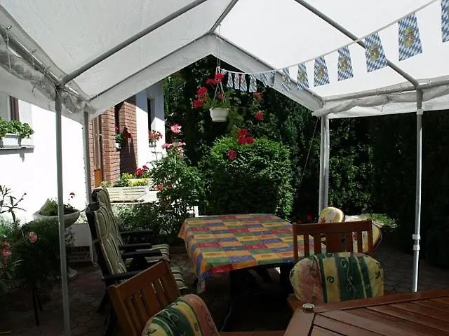 ゲストハウス Magdi Panzio 3*