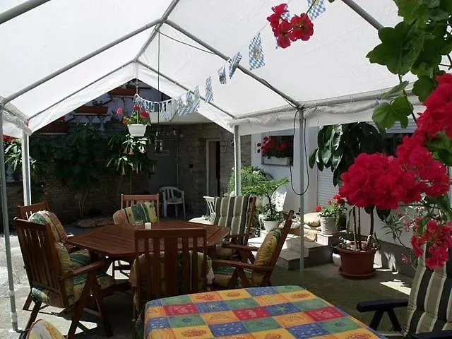 ゲストハウス Magdi Panzio ヘーヴィーズ